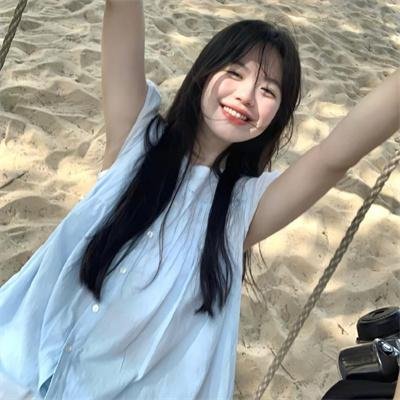 娇憨女郎